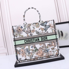 Christian Dior Shopping Bags